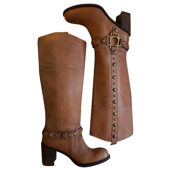 Janet & Janet Tan Tan Tan Leather Heeled Boots With Metal Rivets - Picture 1 of 7